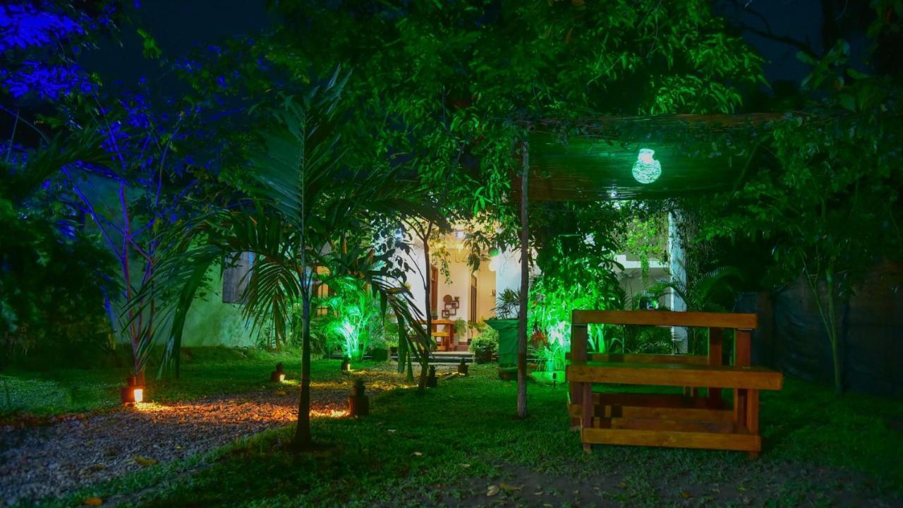 Menara Green Inn Dambulla Exterior photo